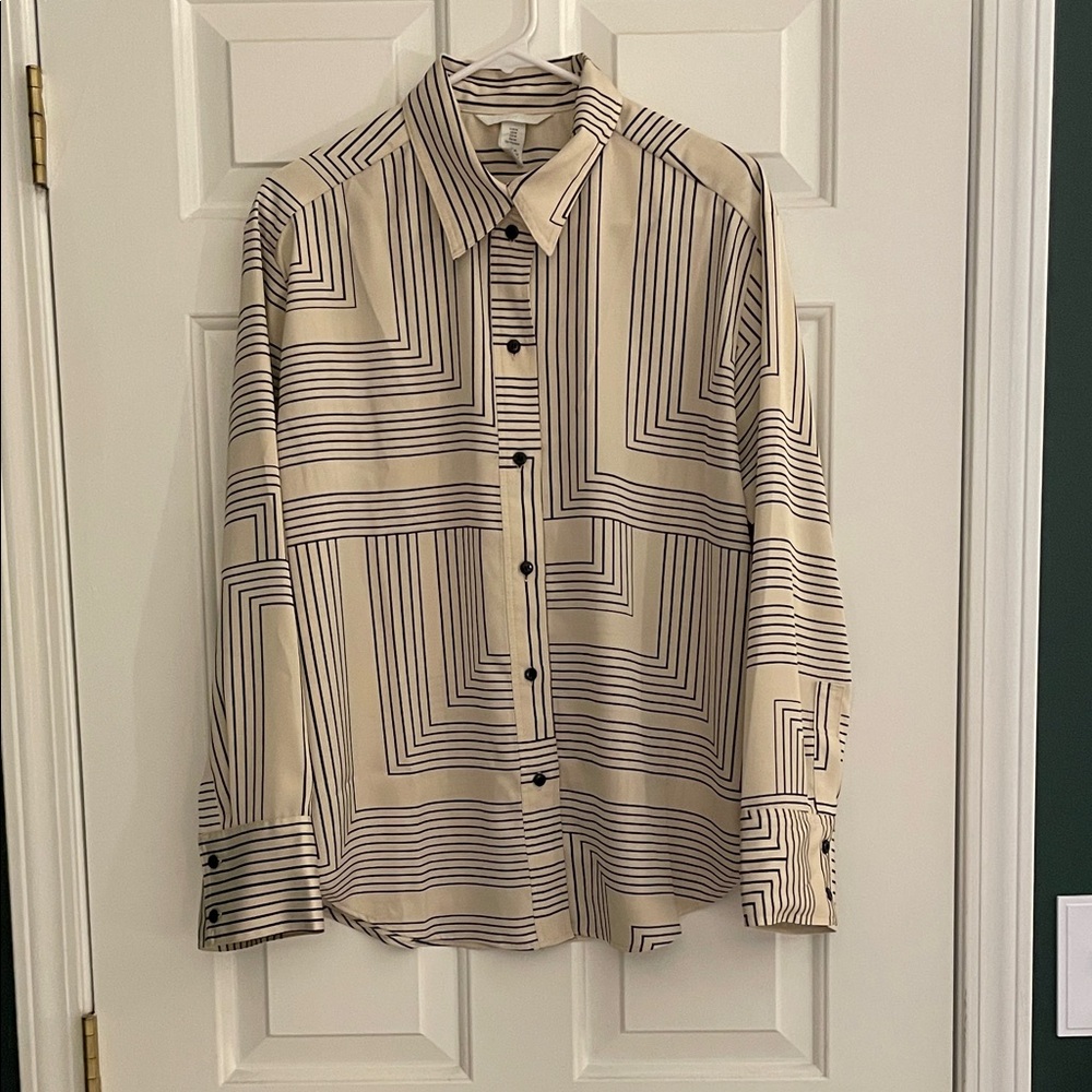H&M Geometric Beige and Black Button Shirt, size M